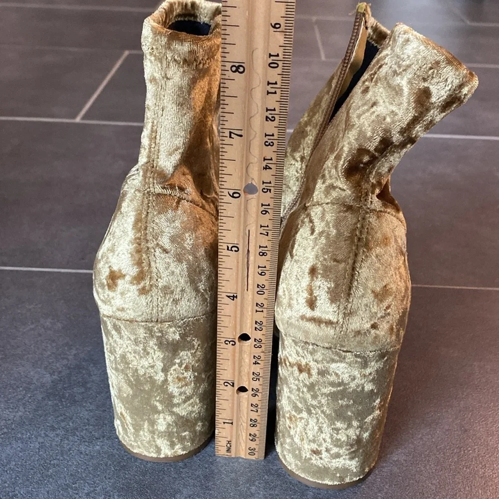 Steve Madden Gaze gold crushed velvet‎ womens print heeled ankle boots size 6
